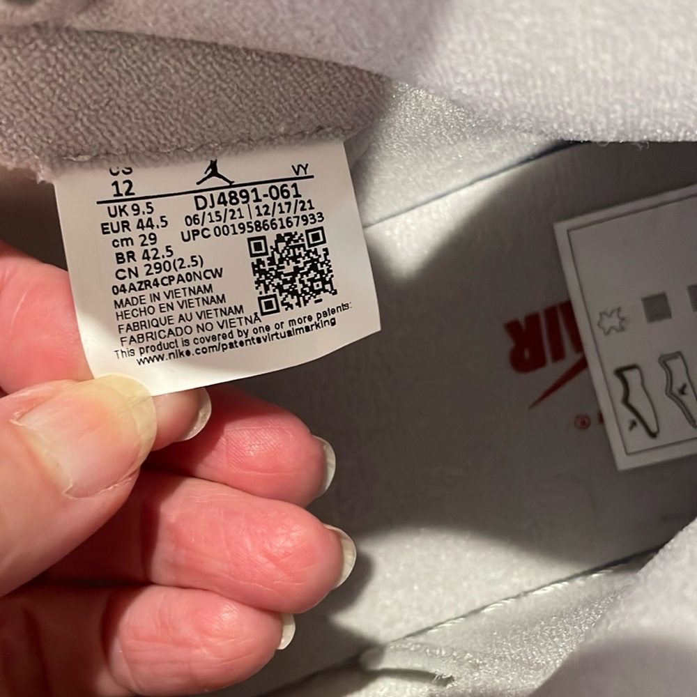 “HOST PICK”Nike Air Red and White High-Top Sneakers Air Jordan’s NWT - Picture 9 of 12